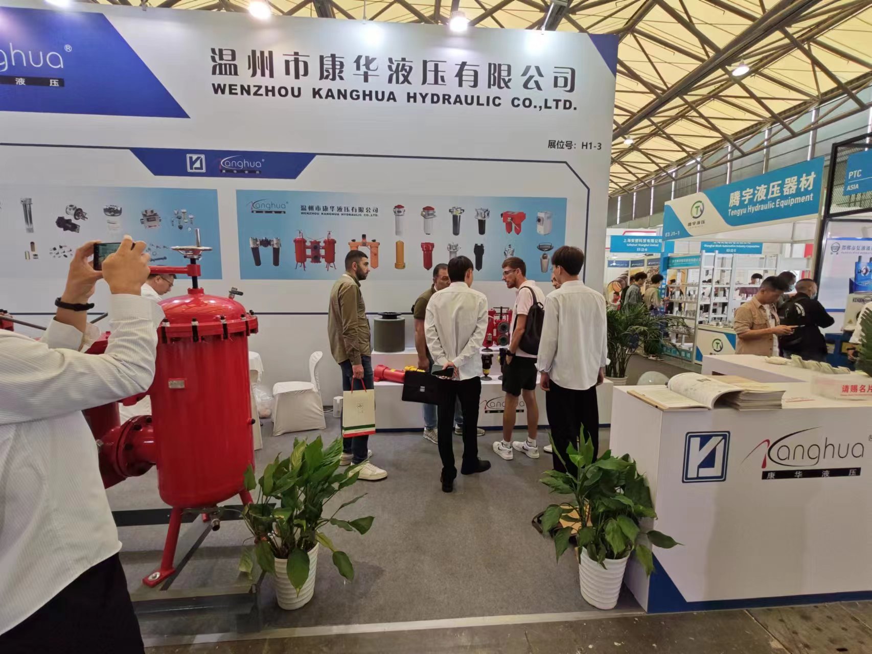 2023年上海PTC展會(huì)康華液壓圓滿(mǎn)成功、過(guò)濾器、液壓附件、過(guò)濾器濾芯